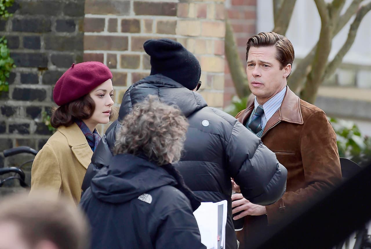 Según Page Six, Angelina habría contratado un detective para descubrir qué ocurría entre su esposo y Marion.
<br>