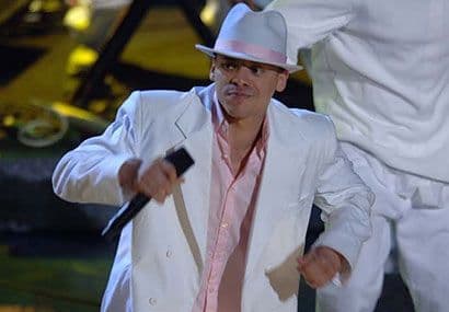 Tras superar sus problemas con las drogas, Vico C ha tratado de que se desvincule el reggaetón con la violencia. Además, así como otros reggaetoneros, él también encontró la redención en la religión.