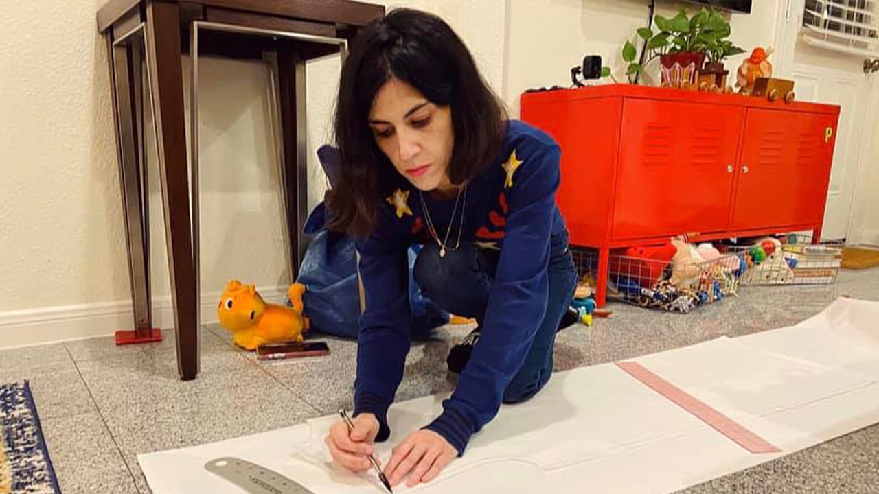 Si deseas contactar a Jessica McMahon, la puedes encontrar en Instagram @unicornswearsweatshirts o por el correo electrónico Unicornswearsweatshirts@gmail.com