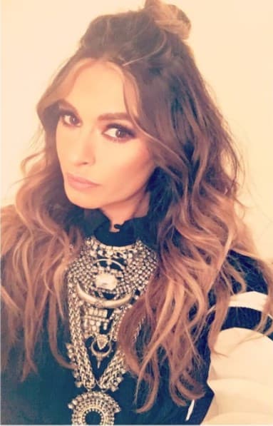 La elección del collar adecuado puede resultar clave para que este accesorio se convierta en el punto focal del atuendo.