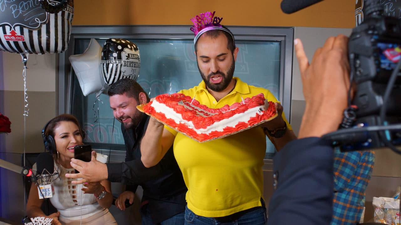 La Bronca cumplió años y se armó una fiesta en la cabina del Free-guey show.