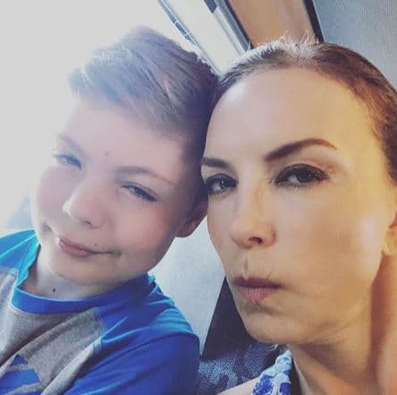 Actualmente, Laura Flores pasa la cuarentena ante la 
<b><a href="https://www.univision.com/noticias/salud/mapa-actualizado-del-coronavirus-cifras-de-casos-confirmados-y-fallecidos" target="_blank">pandemia por el coronavirus</a></b> con sus hijos en su casa de Florida. 
<br>