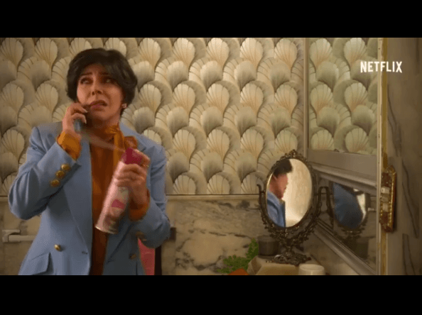 "Creo que el talento de Manolo Caro es una forma de divertirse diferente, es un humor coloretiado y 'sui géneris'", reveló la también cantante.