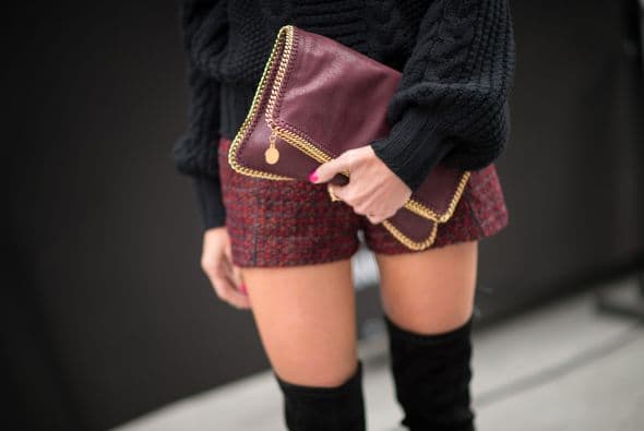 Un accesorio en este color levantara todo tu "look".