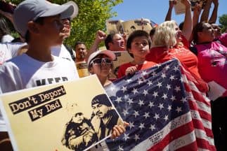 Obama considera retrasar acciones en el tema migratorio, dice NYT