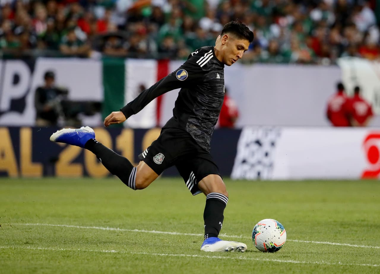 Bajó 7 puntos de ritmo en relación a FIFA 19 pero con 75 de defensa y 74 de físico podría ser interesante.