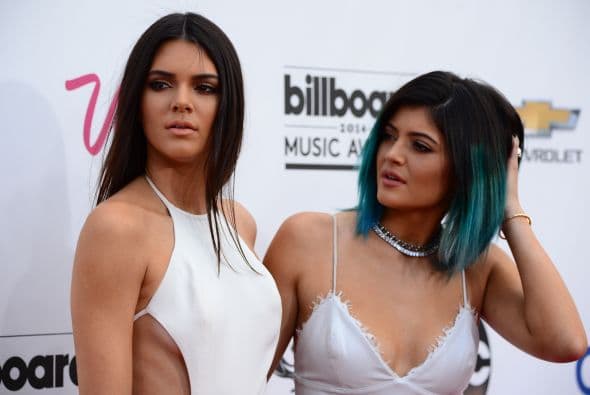 Las hermanitas Jenner, Kendall y Kylie. Mira aquí lo último en chismes.
