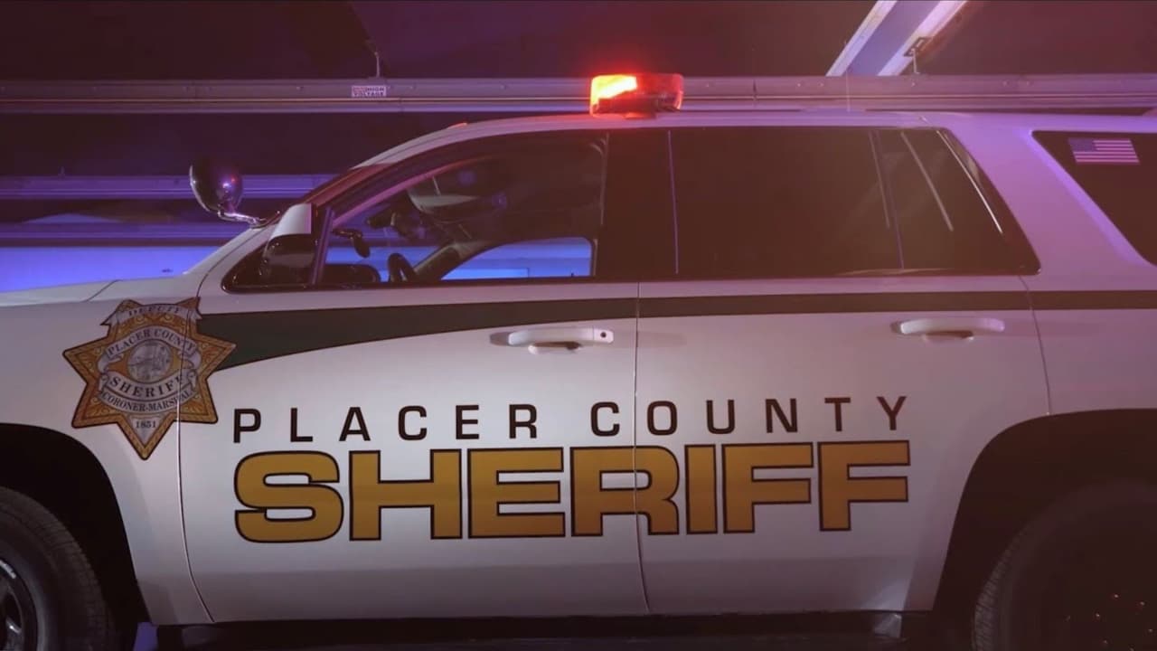 Encuentran una pareja muerta en Loomis y su hijo de 19 años es el sospechoso del crimen, señalan las autoridades