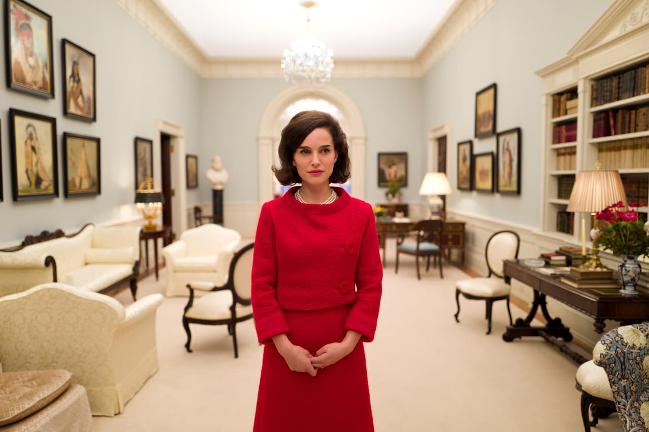 <b>‘Jackie’</b> (2016)
<br>En la semblanza biográfica de Pablo Larrain la actriz interpretó a Jacky Kennedy, la primera dama estadounidense de la década de los 60, tras el asesinato de su esposo.