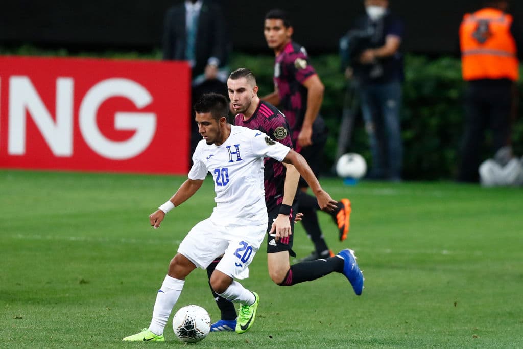 México tiene que venir de atrás para empatar el partido, mandar el juego al alargue y terminar ganado el título en la tanda de penaltis. José Juan Macías fue el encargado de empatar el partido al minuto 80.