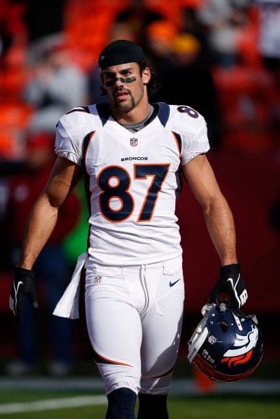 Eric Decker Mide 6 pies 3 pulgadas (1.90 m) Más videos de Chismes aquí.