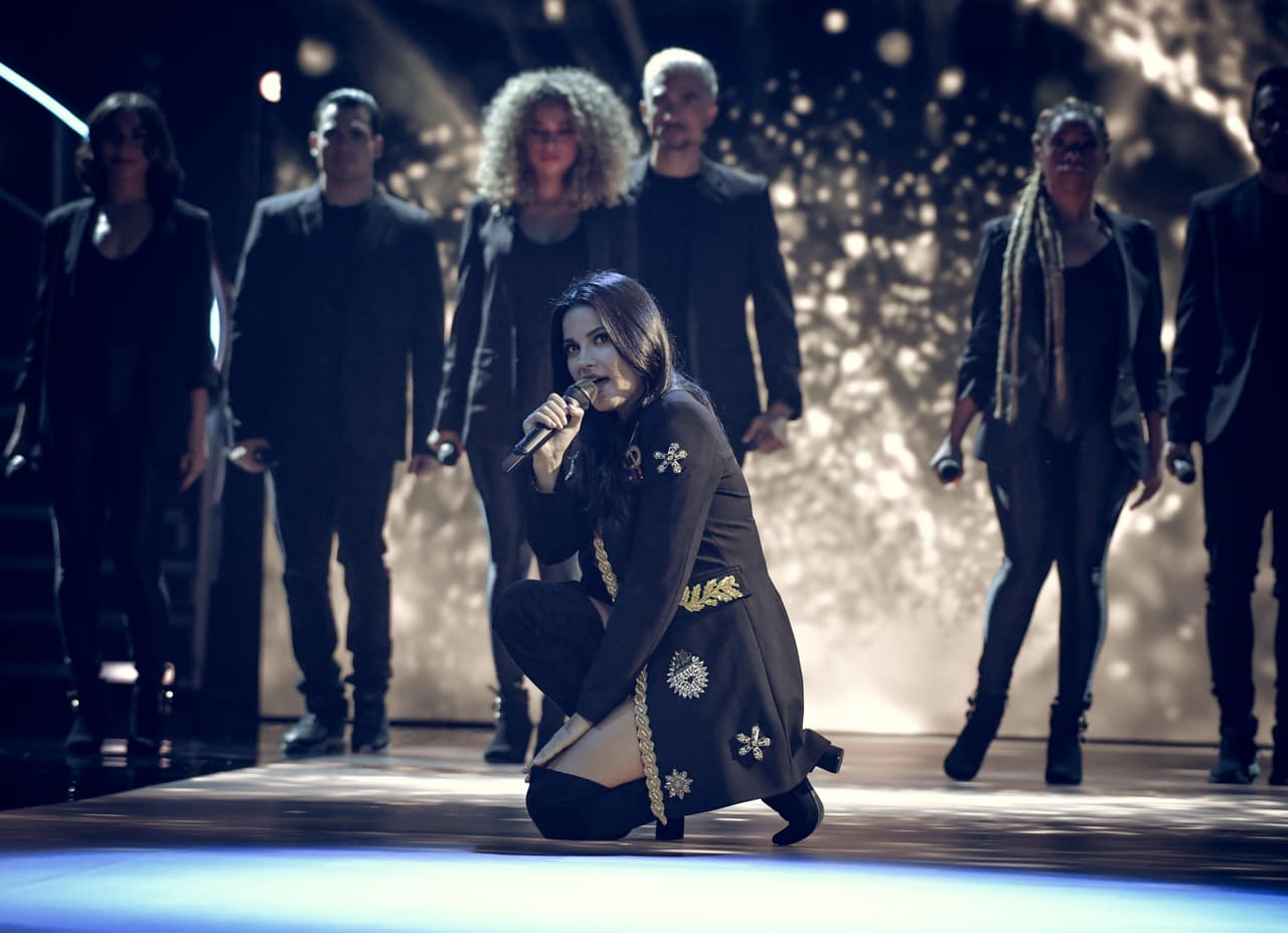 Maite Perroni, Karol G y Chiquis Rivera abrieron el show.