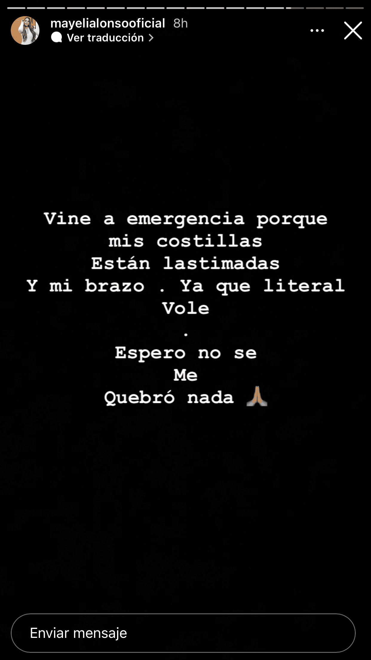 Luego, comenzó a dar más detalles al informar que se había dirigido a emergencias para recibir atención médica porque 
<b><a href="https://www.univision.com/entretenimiento/mis-hijos-se-iban-a-quedar-sin-mi-mayeli-alonso-cuenta-su-espantoso-accidente-con-jesus-mendoza-video" target="_blank">sus "costillas" estaban "lastimadas"</a></b>: "Literal, volé". 
<br>