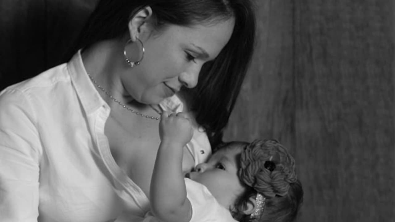 "Las madres que amamantamos nos sentimos muy solas" 