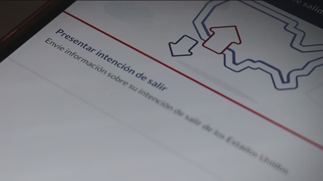 “Yo no me voy a autodeportar”: Migrantes en California hablan sobre aplicación CBP Home, para salida voluntaria de EEUU