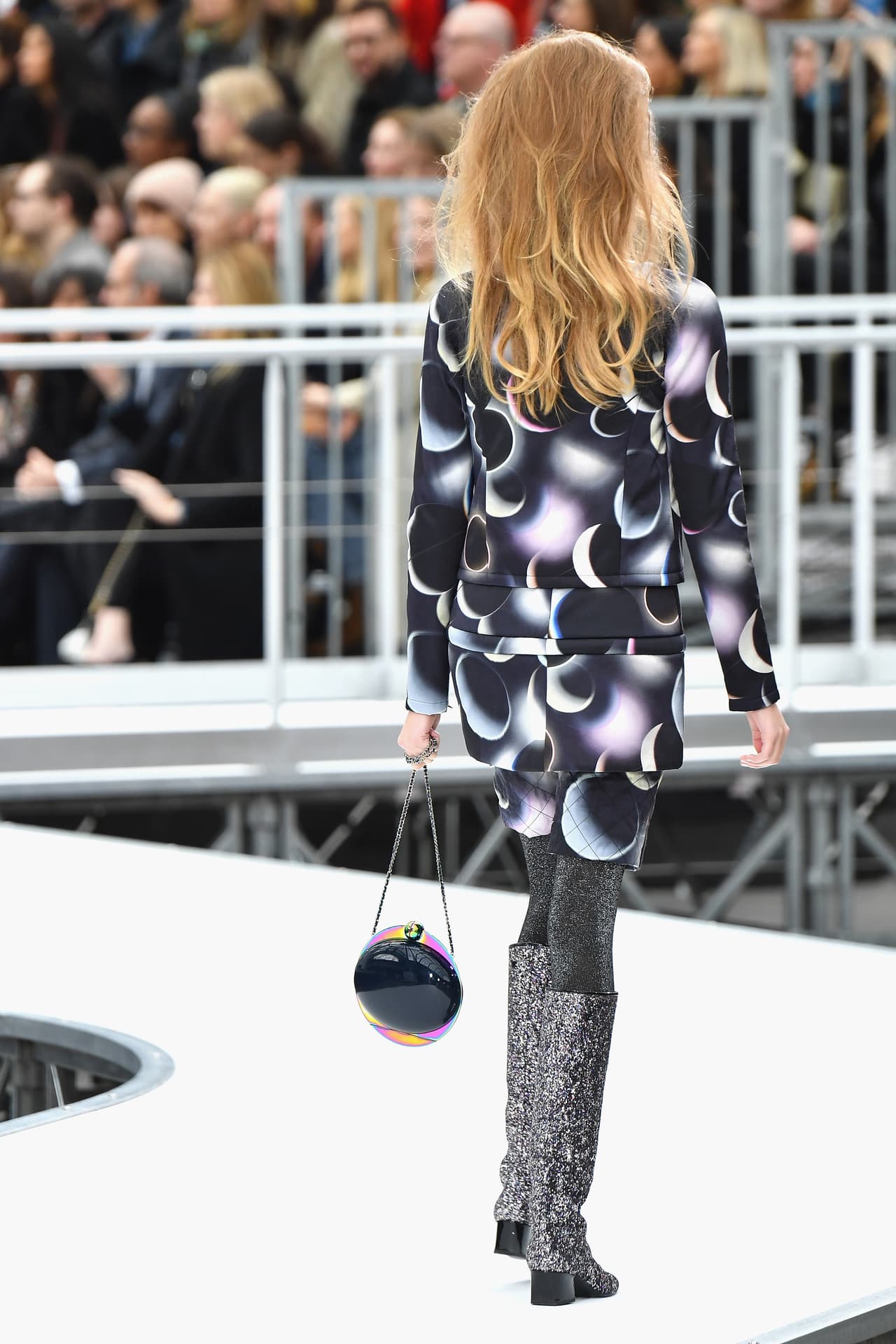Así fue el desfile galáctico de Chanel en la temporada otoño-invierno 2017.