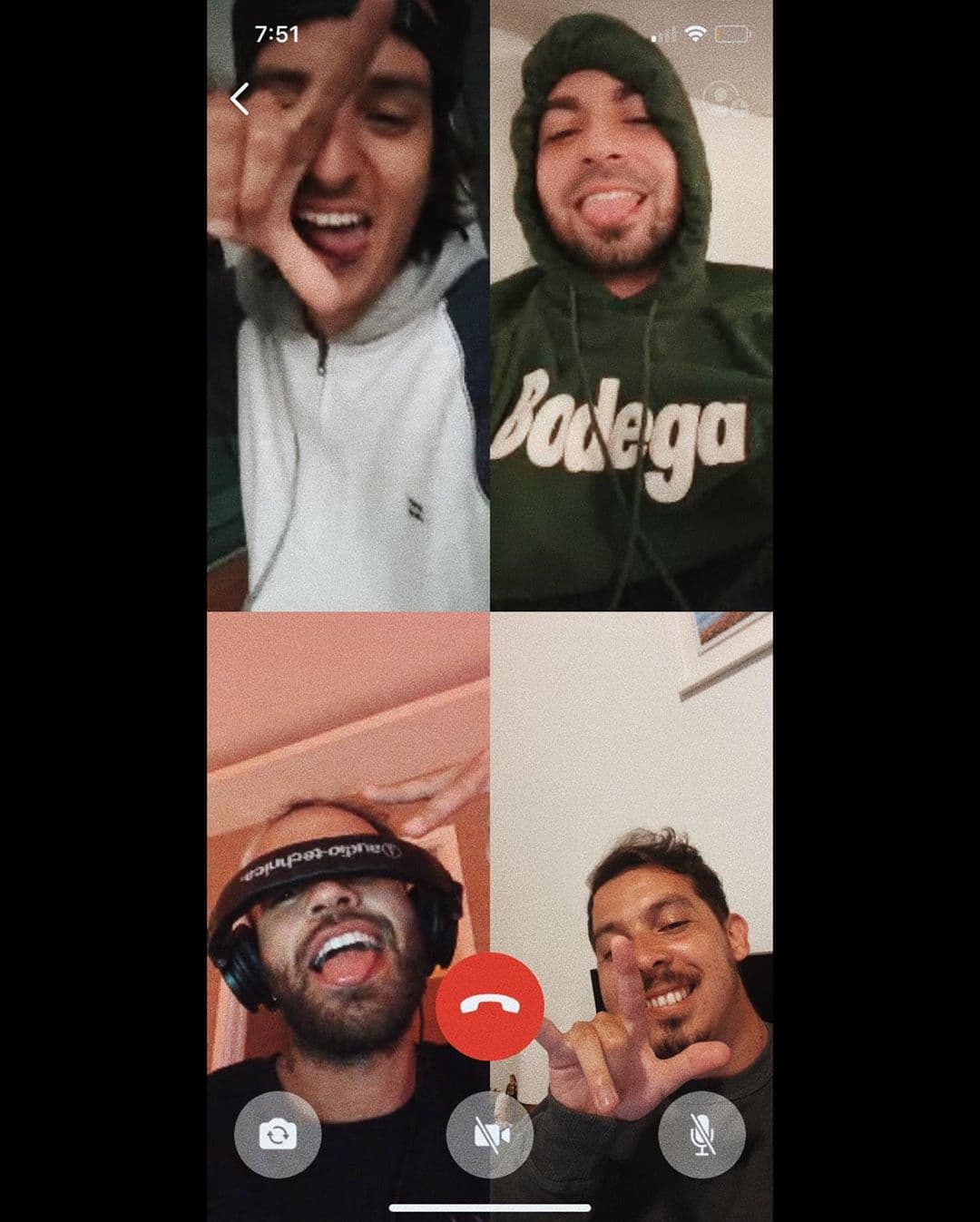 Las celebridades de la música latina no perdieron el tiempo durante el confinamiento y crearon temas que harán historia por haber sido grabados en medio de una pandemia. En 
<a href="https://www.univision.com/shows/premios-juventud" target="_blank">Premios Juventud</a> agregamos la categoría 'El Cuarentema', es decir canciones nacidas durante la cuarentena. Estos son los 
<a href="https://www.univision.com/shows/premios-juventud/lista-completa-de-nominados-a-premios-juventud-2020" target="_blank">nominados</a>.