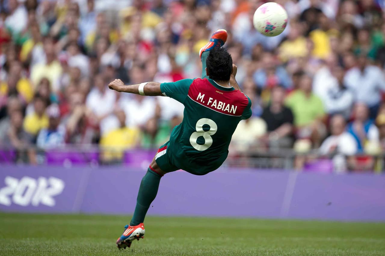Ese equipo mexicano tuvo a otros talentos como Marco Fabián, Giovani Dos Santos y Raúl Jiménez, entre los que aún están presentes en el equipo.