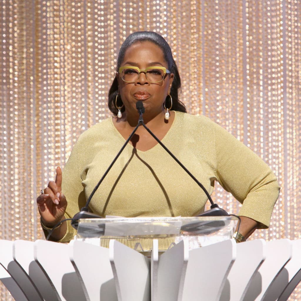 Winfrey negó haber aconsejado a los duques acerca de su sorpresivo anuncio: 
<b>"No necesitan mi ayuda"</b>, dijo este viernes 10 de enero a 
<b><a href="https://people.com/royals/oprah-winfrey-denies-she-advised-meghan-markle-and-prince-harry/" target="_blank">People.</a></b>
<br>