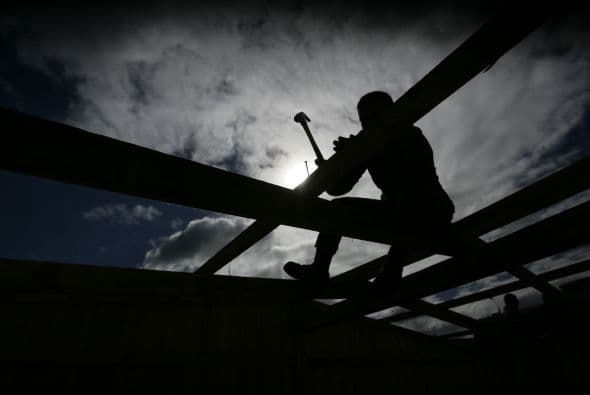 El presidente Sebastián Piñera admitió que la construcción de viviendas nuevas está retrasada. El último año se asignaron 135 mil subsidios, que antes de convertirse en casas, deben pasar por un largo proceso burocrático.