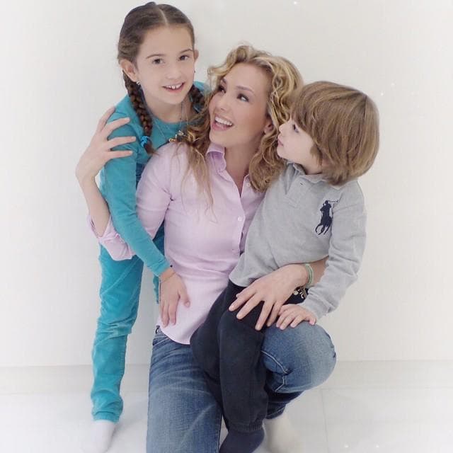 "Él y mi Sabrina, junto con mi 
<a href="https://www.instagram.com/tommymottola/">@tommymottola</a>, me dieron la fuerza para salir adelante y entender que la vida sigue y que la fe es imperdible cuando hay amores tan grandes".