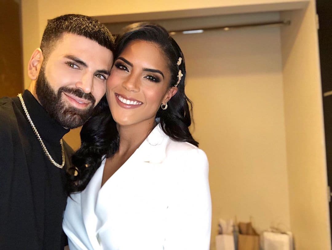 Su amigo y compañero de Univision, Jomari Goyso, la acompañó en este evento importante en su trayectoria.