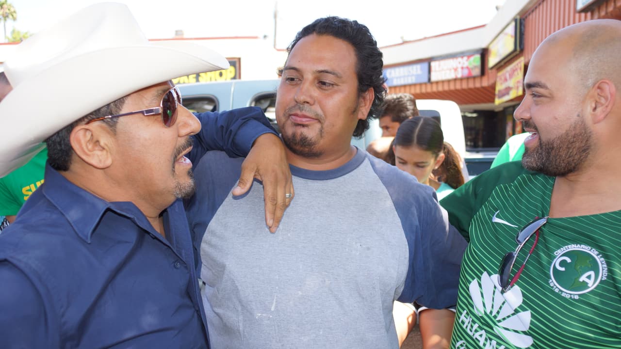 La Hondureña confía en que su selección le gane a México y en un próximo partido, y no tiene problema con seguir pagando apuestas hasta lograr que El Feo y El Pelón sean los que paguen el siguiente reto.