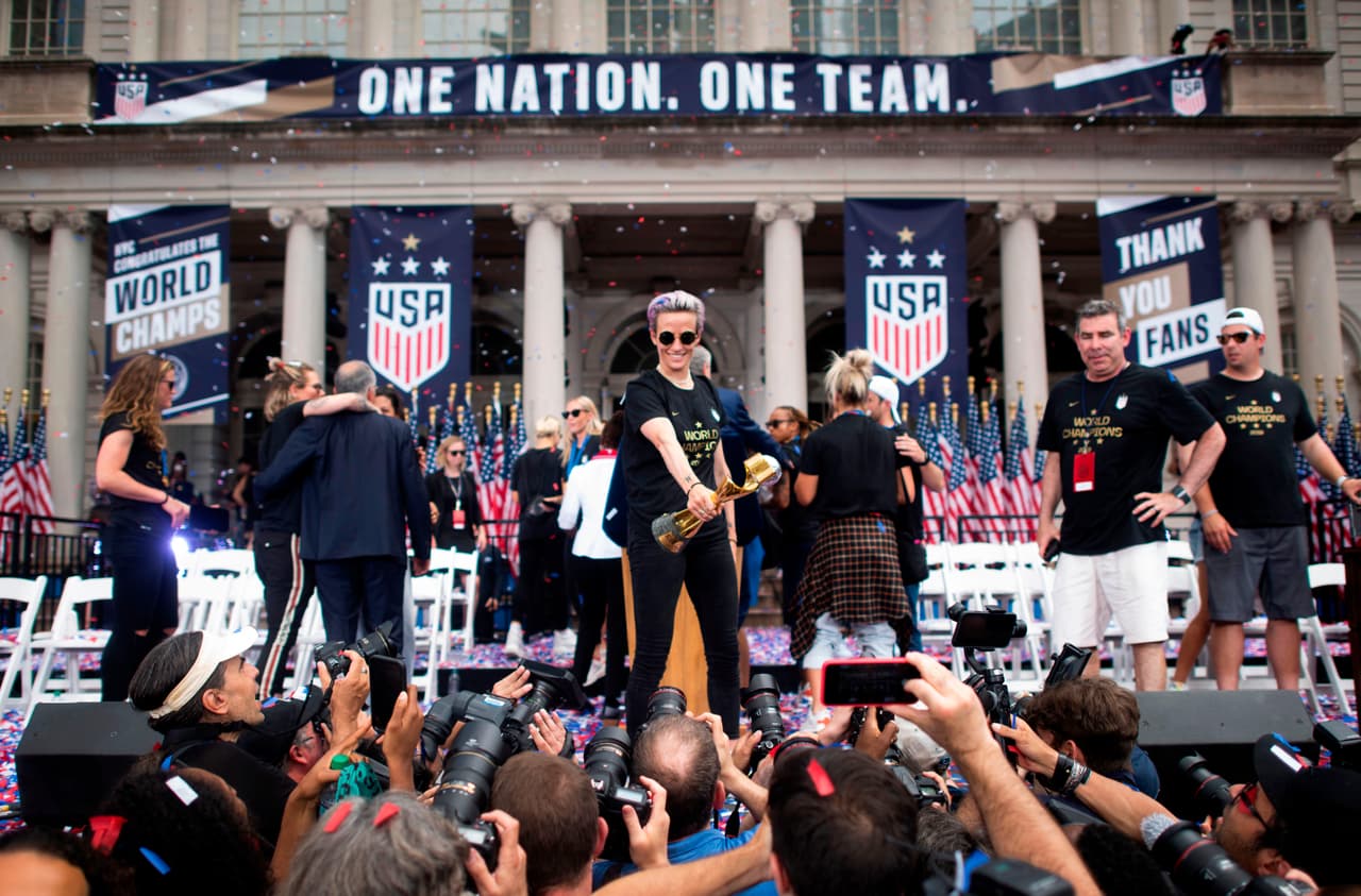 El equipo femenino de fútbol de EEUU en su desfile celebratorio en Nueva York el pasado miércoles.