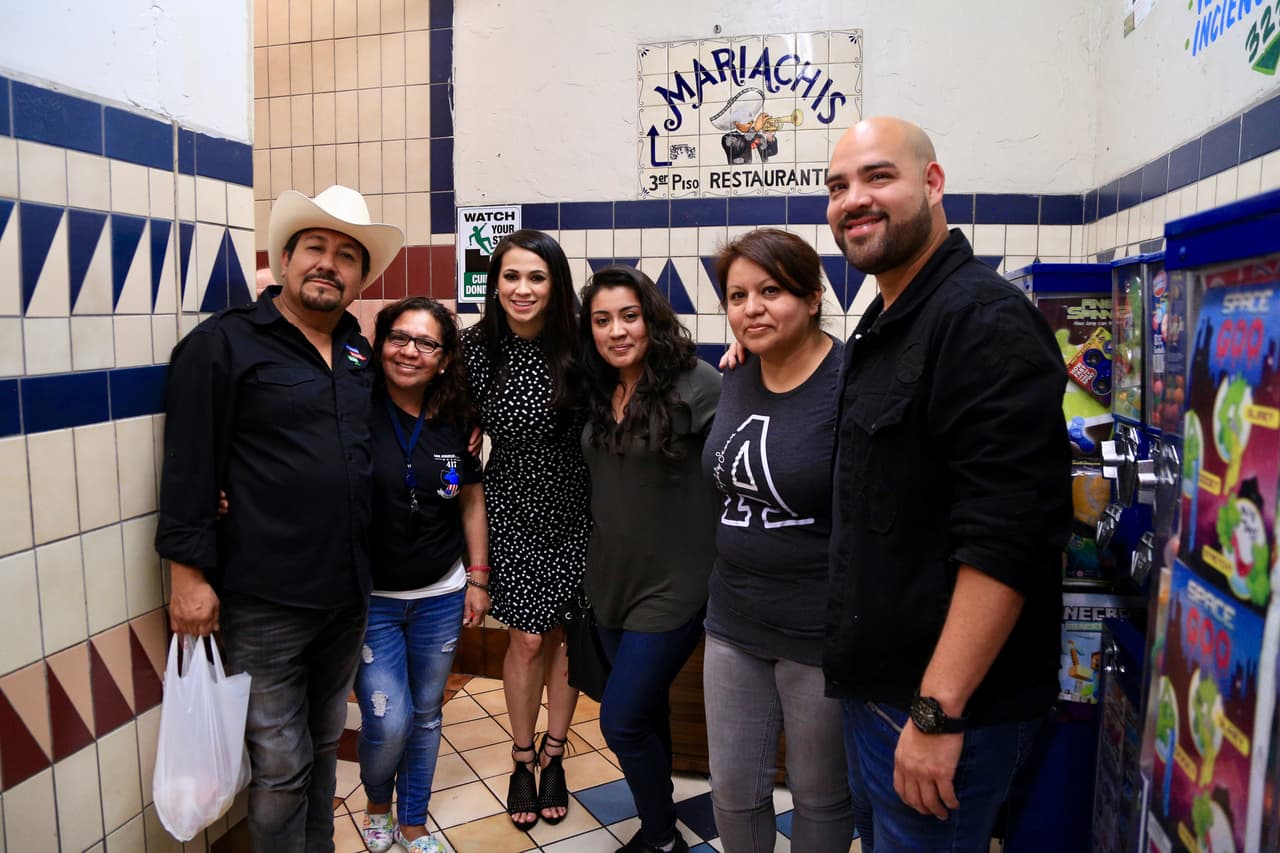 La gente no paraba de llegar y por todos lados les pedían una foto.