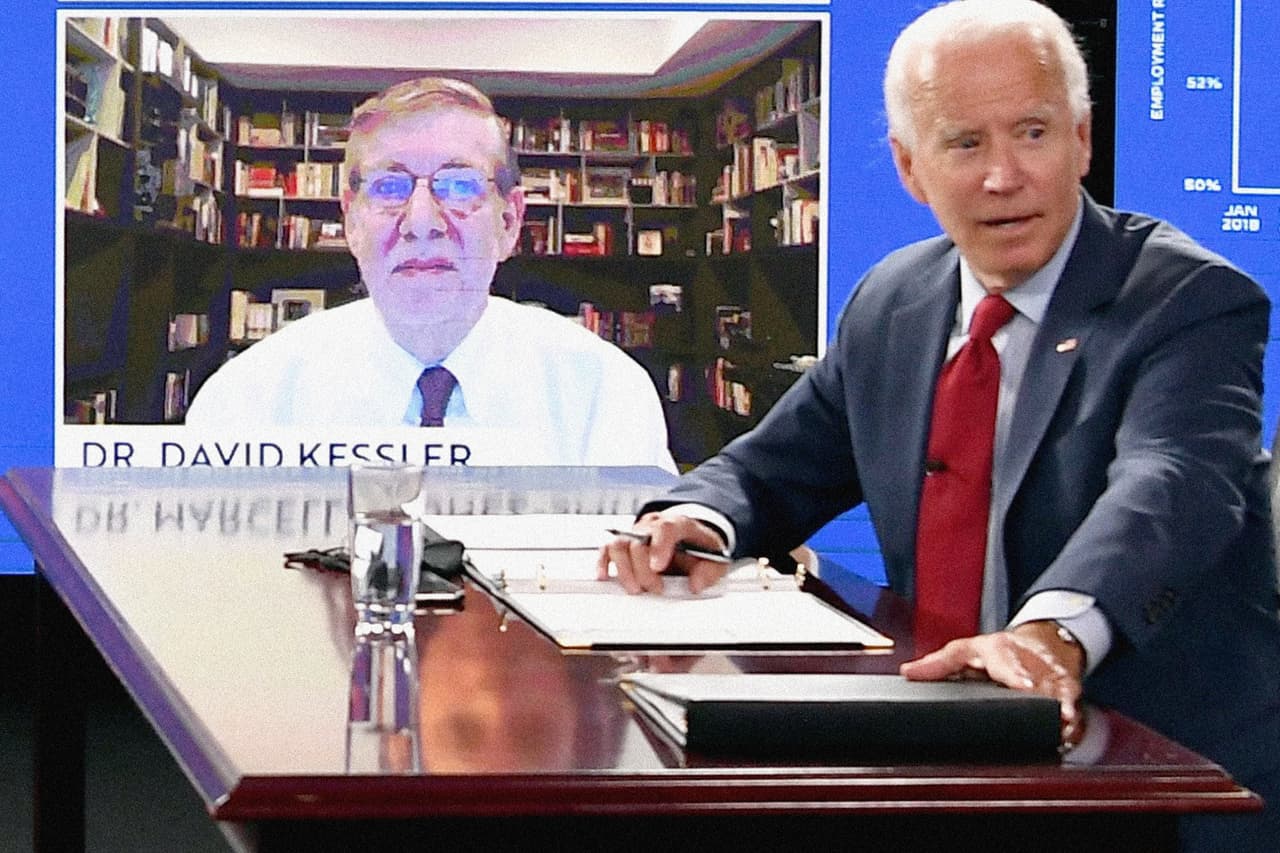 <b>Dr. David Kessler, copresidente</b>. Profesor de pediatría, epidemiología y bioestadística en la Universidad de California; titular de la Administración de Alimentos y Medicamentos (FDA) de 1990 a 1997.