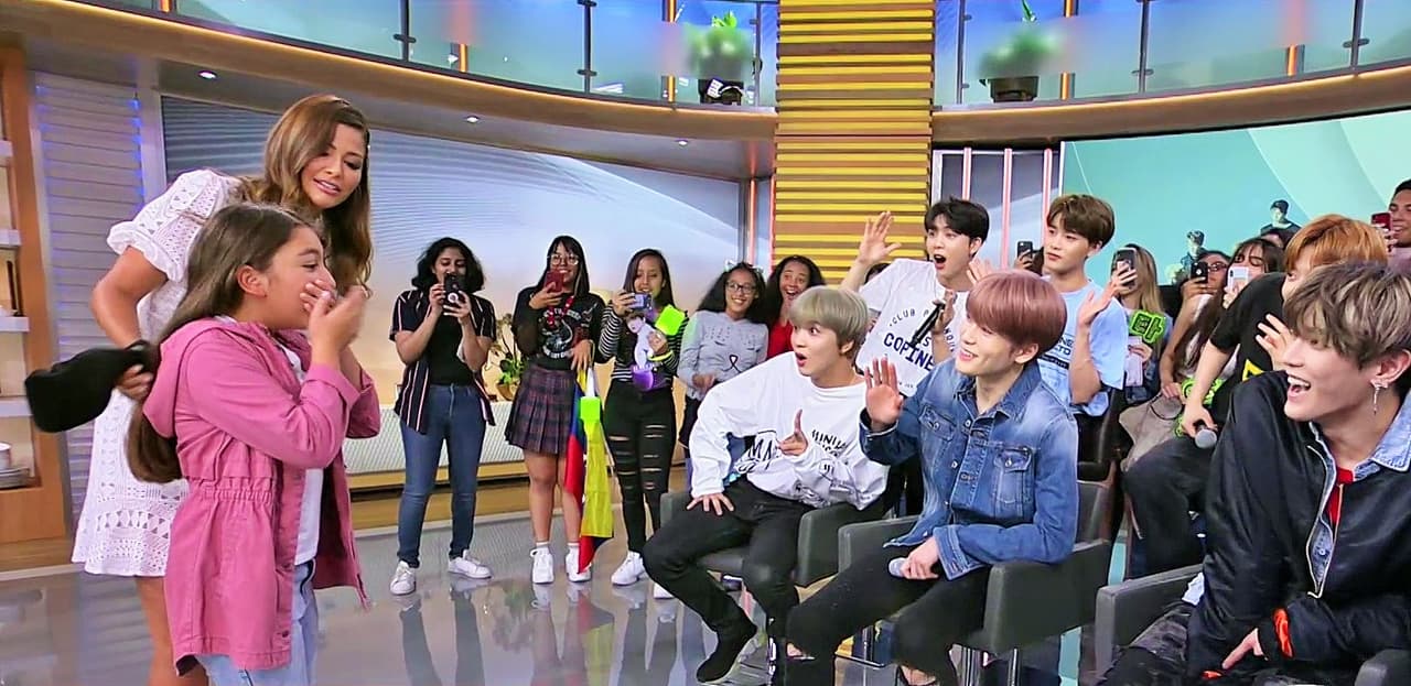 Ana Patricia la llevó vendada desde los pasillos de Univision hasta ponerla frente a ellos, cuando la conductora mexicana le descubrió los ojos quedó impactada.
<br>