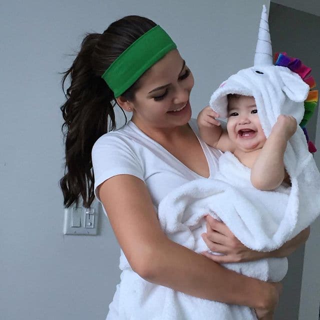 Ana Patricia ama pasar el tiempo con su pequeña.