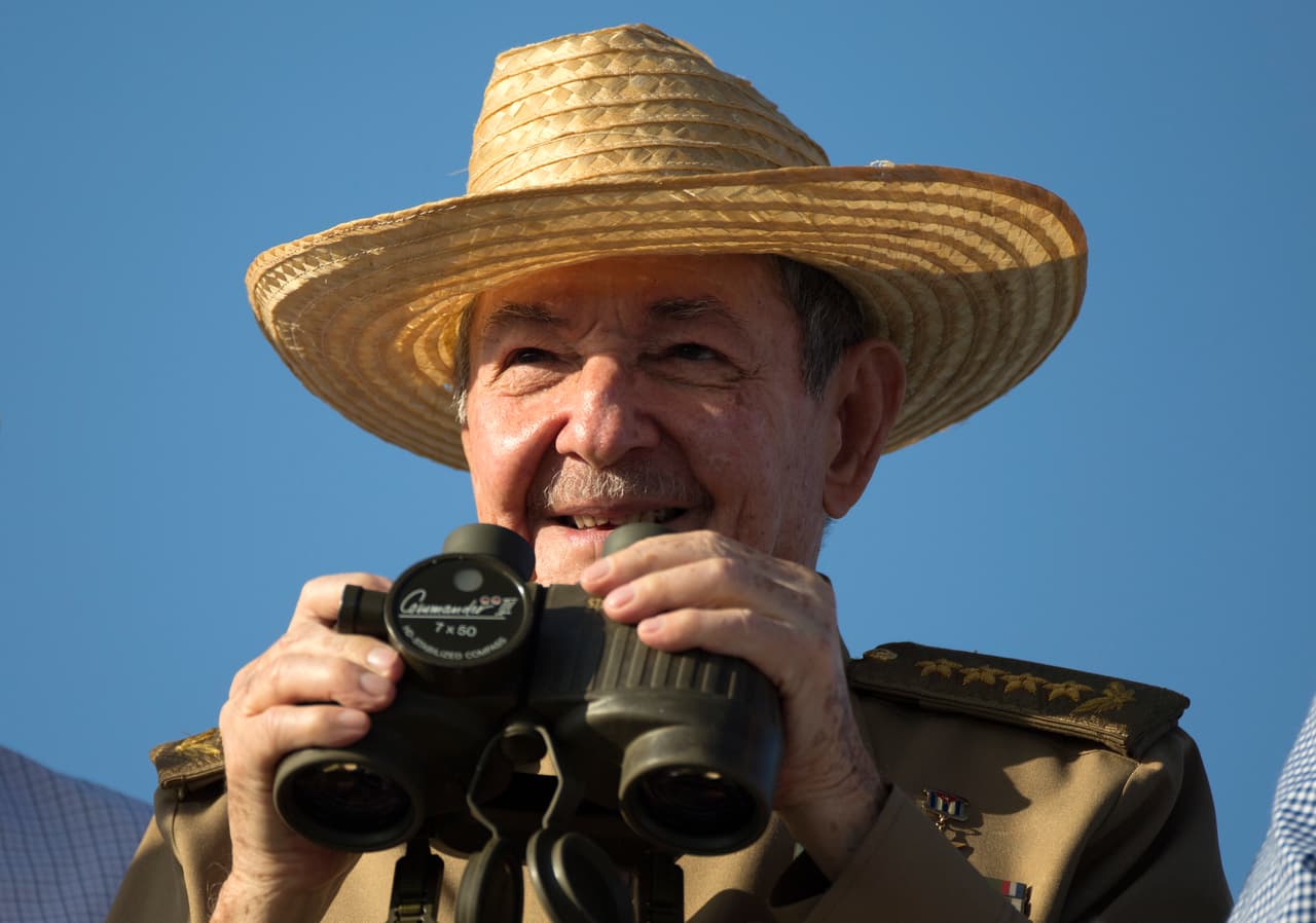 El cuestionado bufete panameño cortó lazos con firmas estatales cubanas luego del escándalo. Intensificaron la investigación sobre los beneficiarios finales y decidieron sacarlas. En la foto el expresidente cubano Raúl Castro.