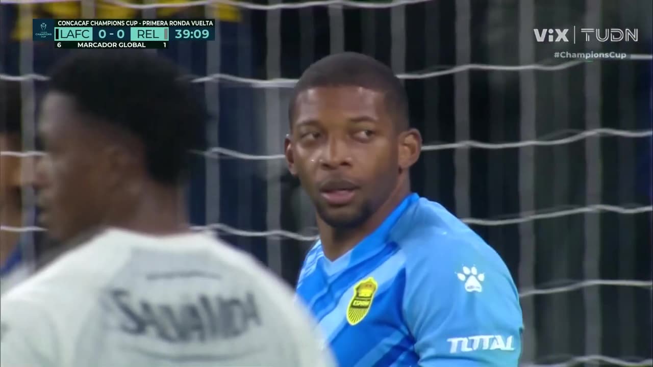 ¡Orgullo hondureño! Luis 'Buba' López una vez más le quita el gol al LAFC