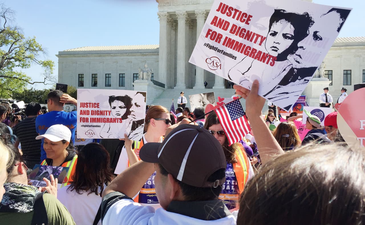 Manifestación de apoyo a la Acción Ejecutiva frente a la Corte Suprema de Justicia en Washington DC.