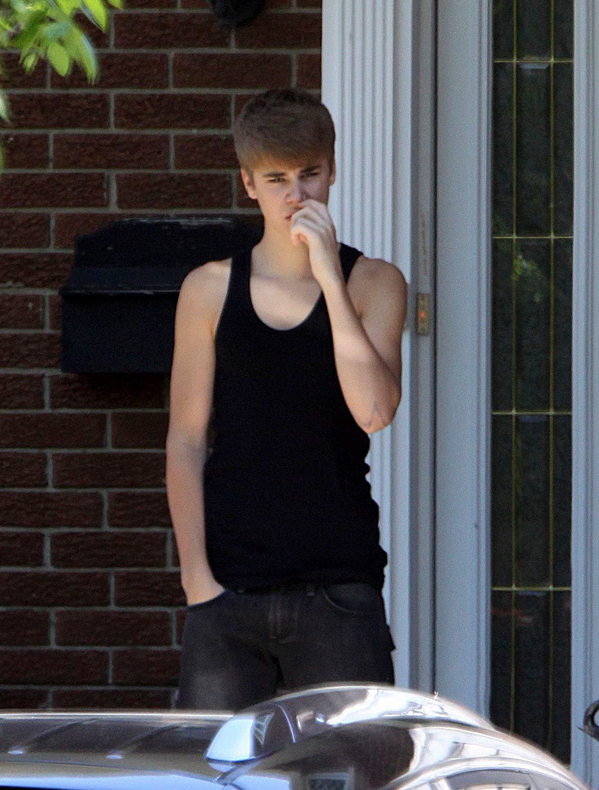 ¡Guacala! Que alguien le pase un pañuelo a este muchacho.