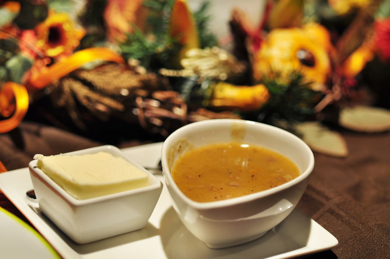 El mejor cómplice del pavo es el gravy, que también se usa para dar más sabor al puré de papa.