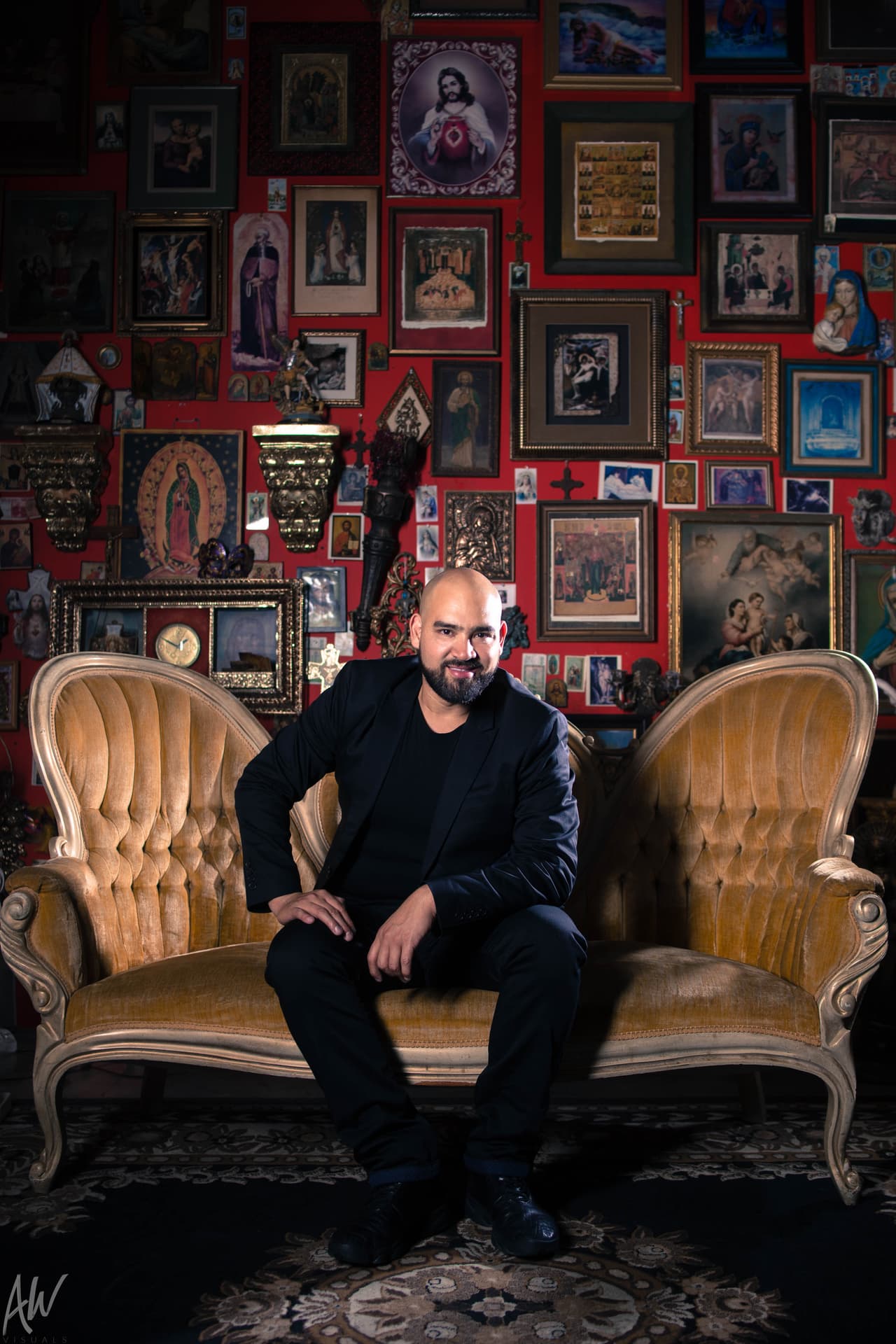 Raúl sabe cómo posar... ¿a poco no parece toda una estrella de Hollywood?