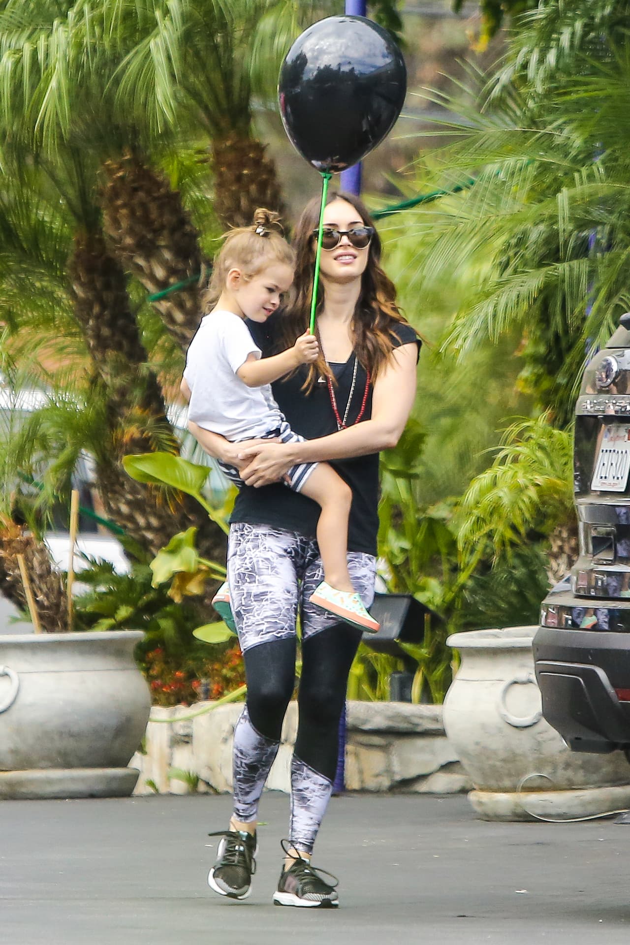 Los famosos salieron a desayunar juntos con sus tiernos hijos, como si no se hubieran separado.