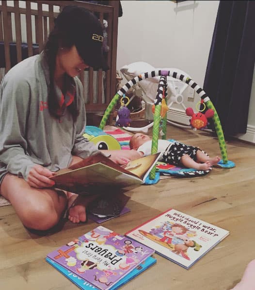 ¡Hora de leerle un cuento al nene!