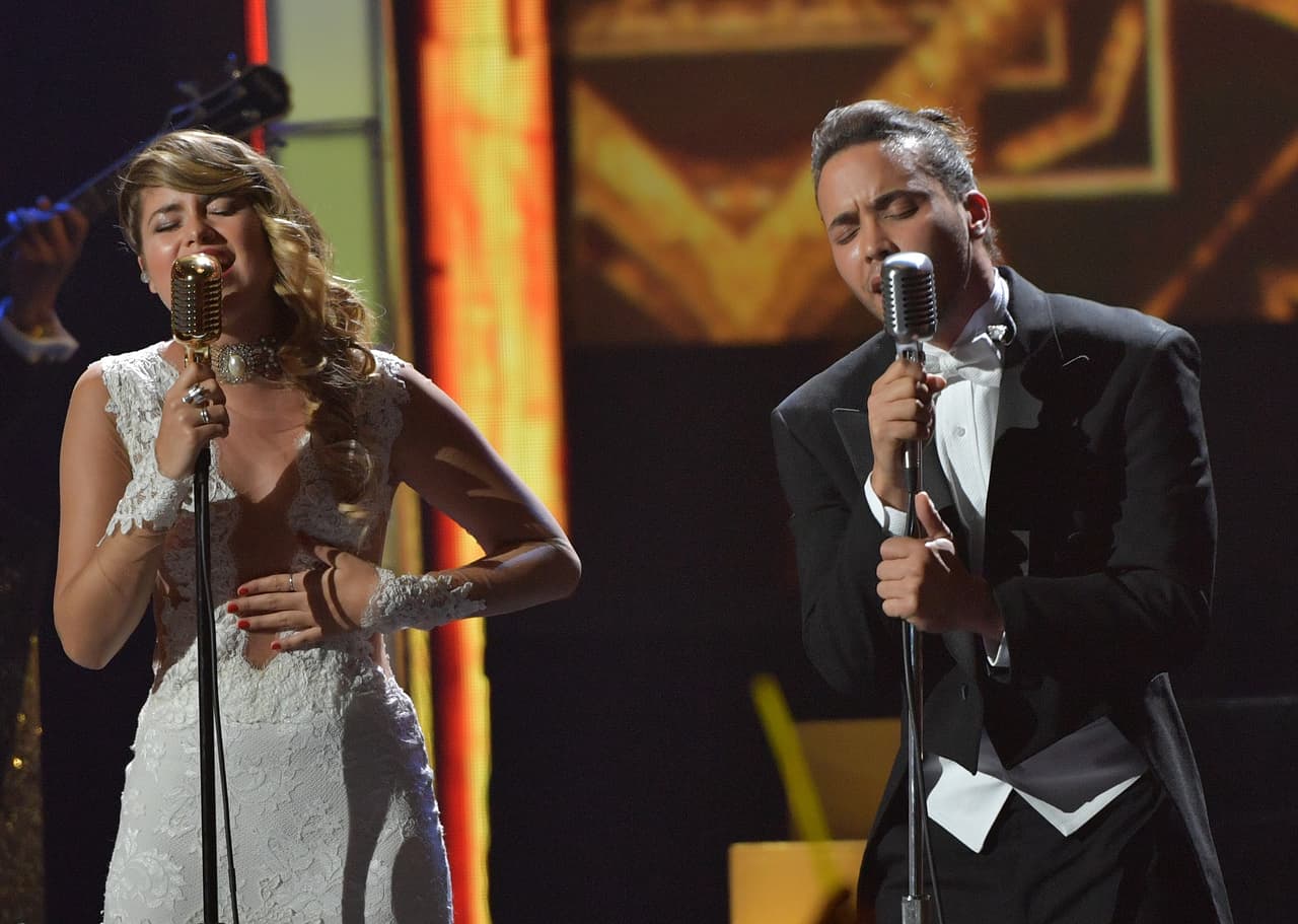 La mexicana Sofía Reyes unió su talento a Prince Royce la noche del 18 de julio de 2016. En un ambiente lleno de romanticismo interpretaron 'Solo yo'.