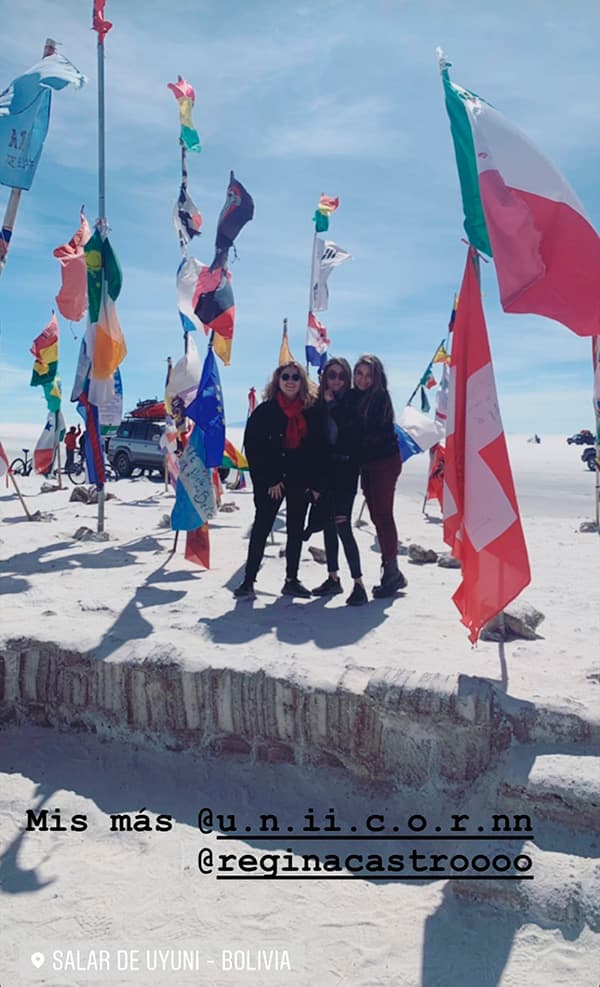 "Amo estar con mi familia, platicar sobre todo y nos encanta ver alguna película o serie buena. Ahora todos juntos veremos El Dragón", aseguró Sofía Castro.
<br>