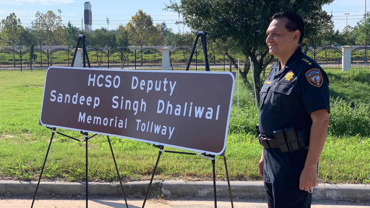 “Este es un reconocimiento al oficial Sandeep Dhaliwal en este templo que es a donde el participaba”, indicó Ed González, sheriff del condado Harris.