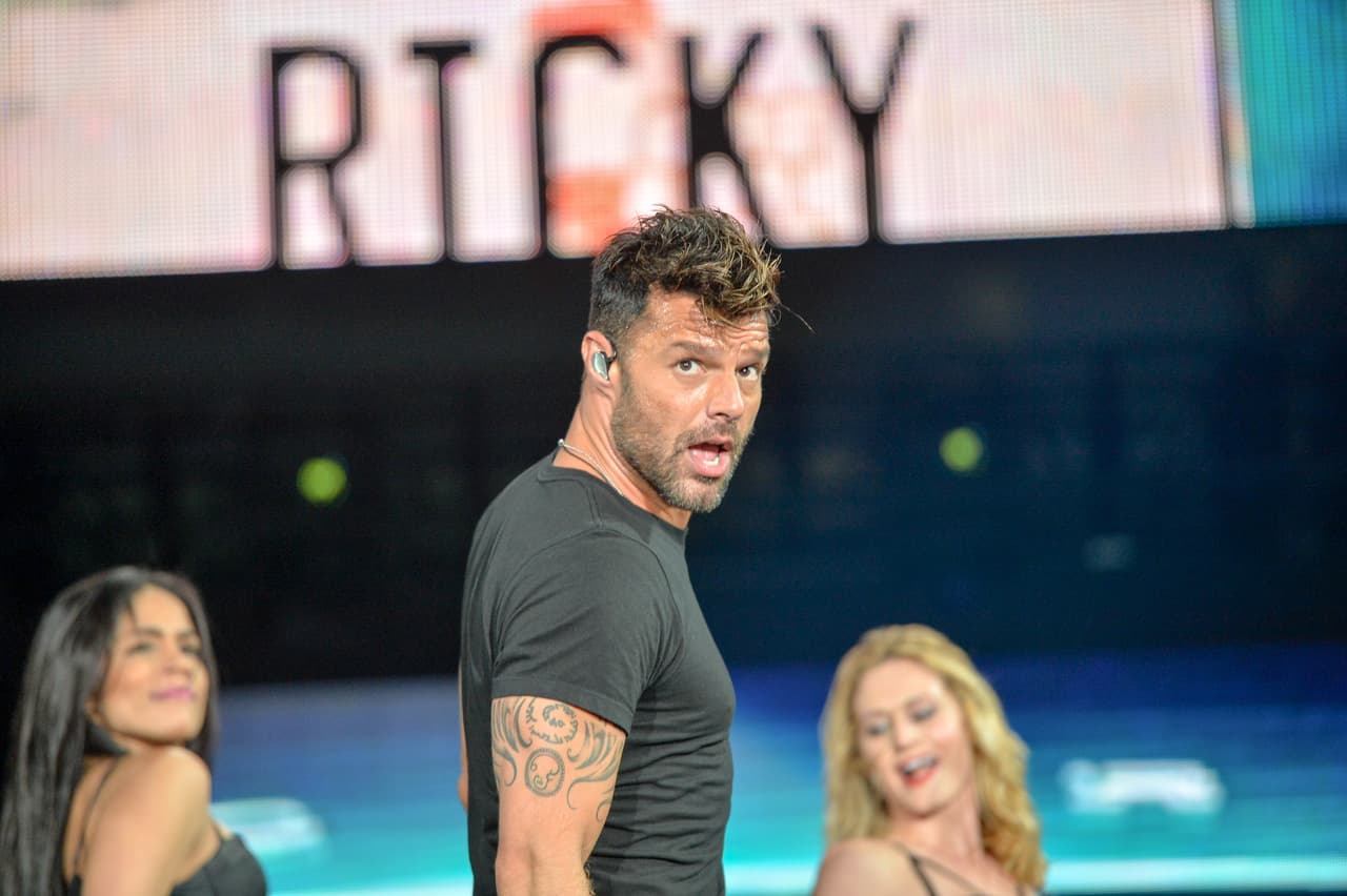 Ricky Martin es uno de los nominados a Premios Juventud y también es una de las celebridades que más disfruta llevar barba.