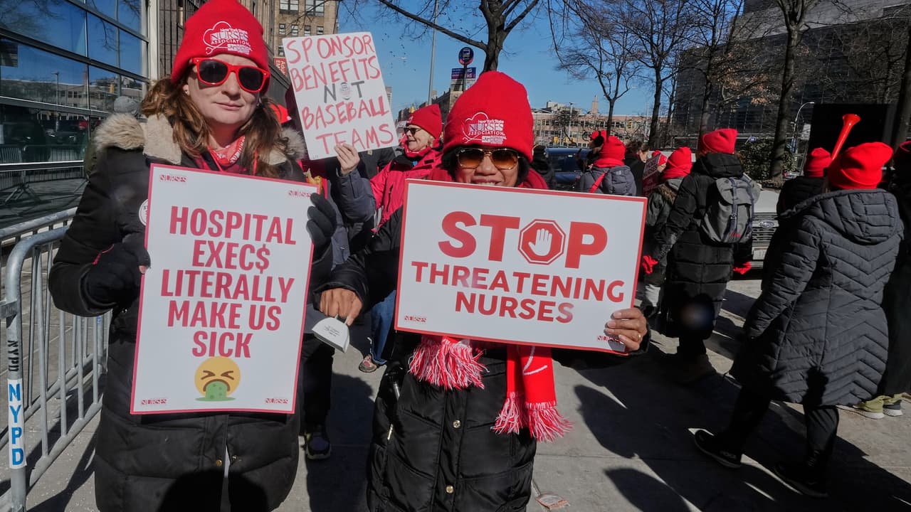 Enfermeras en huelga regresan a la mesa de negociaciones con el NewYork-Presbyterian