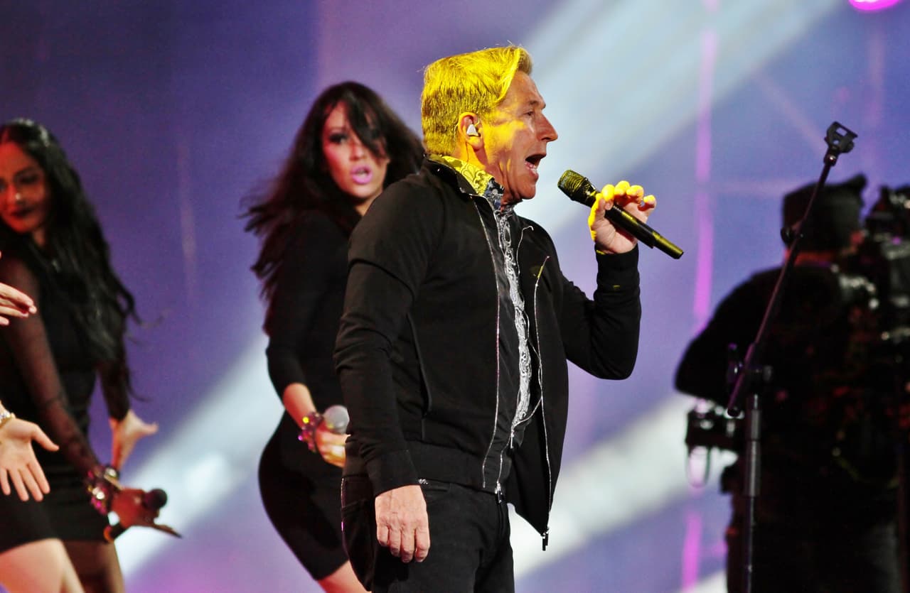 'A donde va el amor', 'Será', 'El poder de tu amor', 'Sólo con un beso' y 'Castillo azul' fueron algunas de las canciones que sonaron durante la noche.