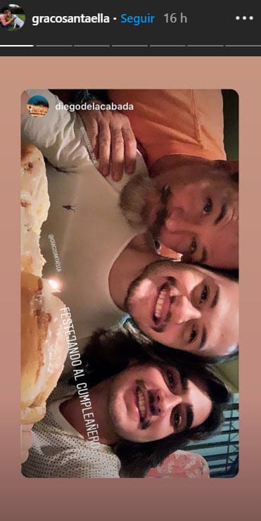 Por su parte, el joven deportista publicó en sus historias de Instagram una foto al lado de su padre que, al parecer, es del festejo.
<br>