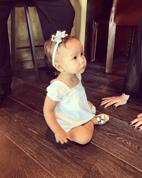 Luna está próxima a cumplir un año de edad y ya es toda una celebridad en las redes sociales de sus famosos padres, John Legend y Chrissy Teigen.