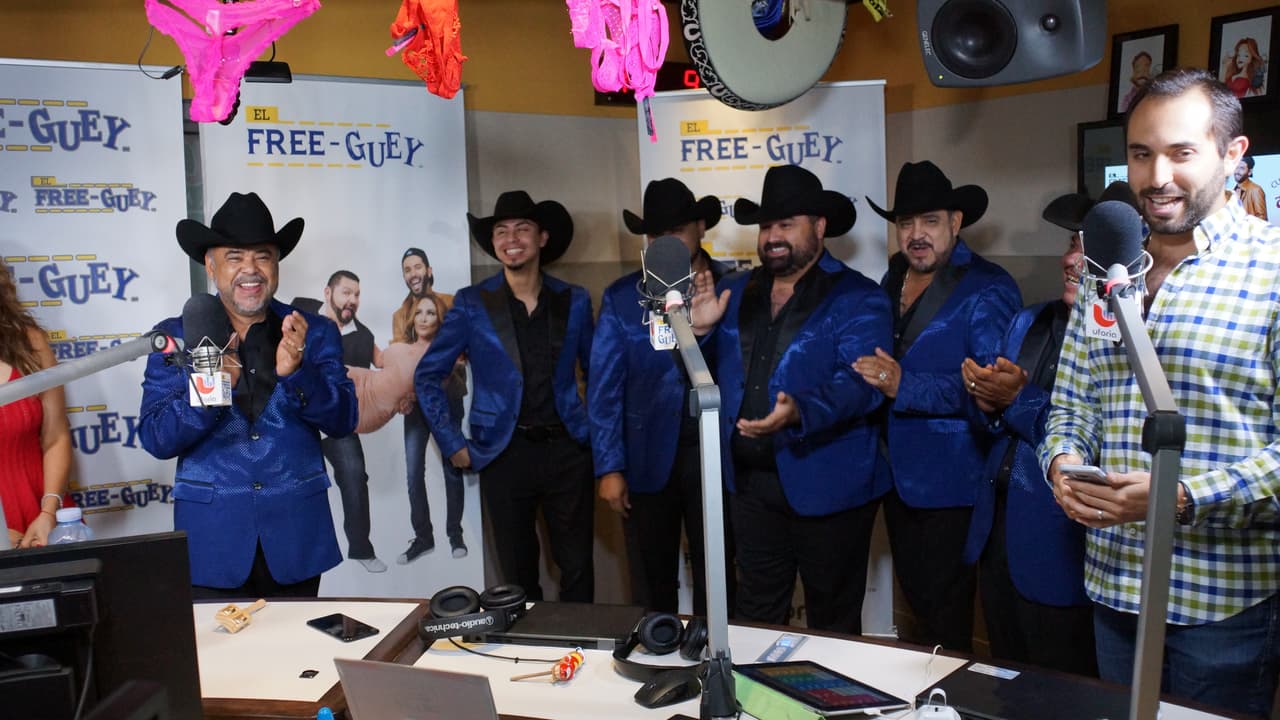 Los tres locutores se la pasaron 🎶 "fine, fine, fine, very good, very good, very good, very, very, very, very good" 🎶 con Los Rieleros de Norte.