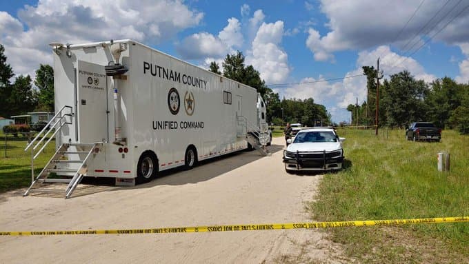 “Son de los más brutales asesinatos que haya conocido. Puedo decirles que el acusado atacó a estos niños sin misericordia”, comentó el fiscal estatal, R.J. Larizza. 
<br>